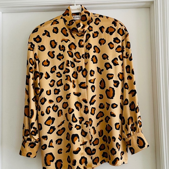 Vintage St. John blouse, never worn. Size 8. Silk leopard pattern.
